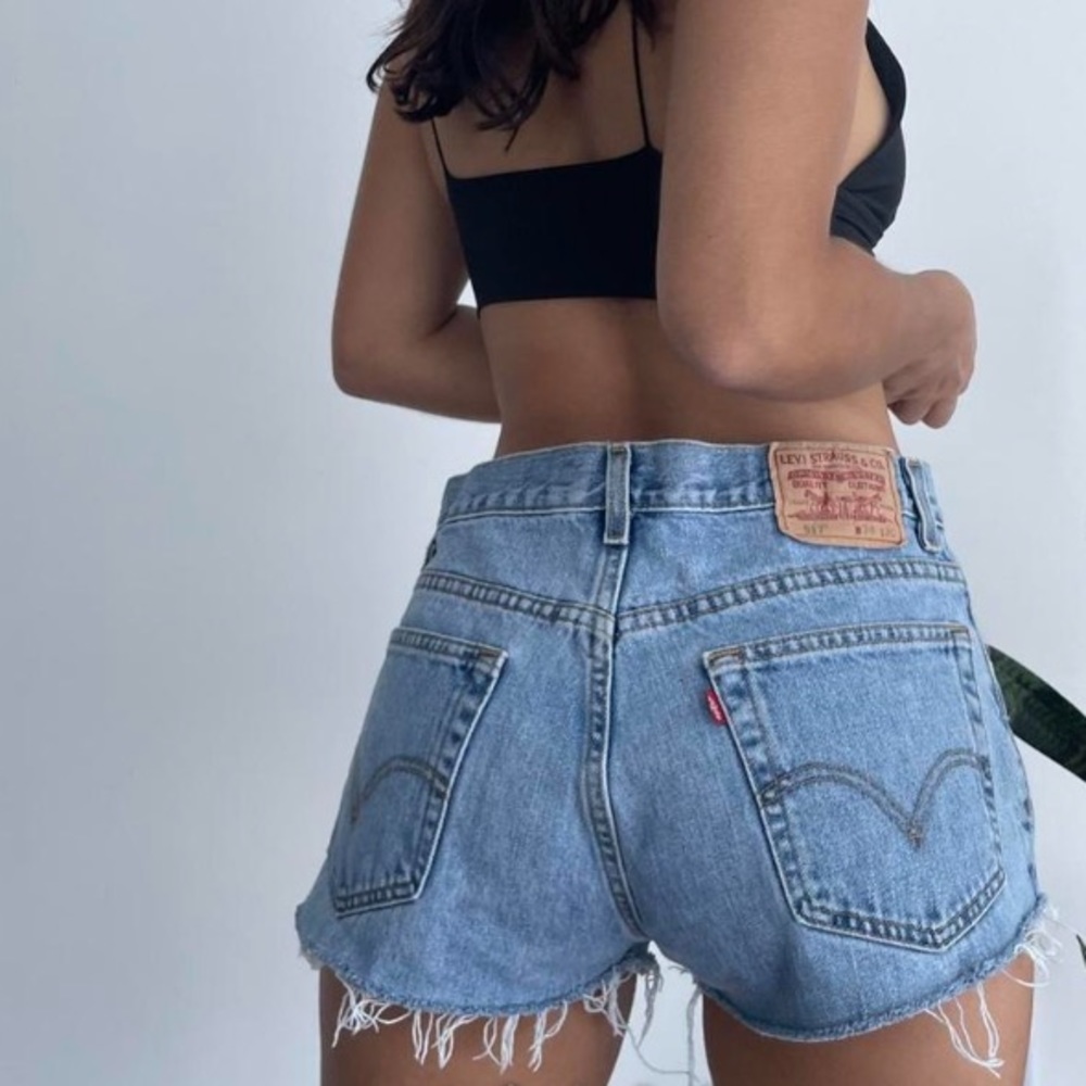 Vintage Levi’s jean shorts